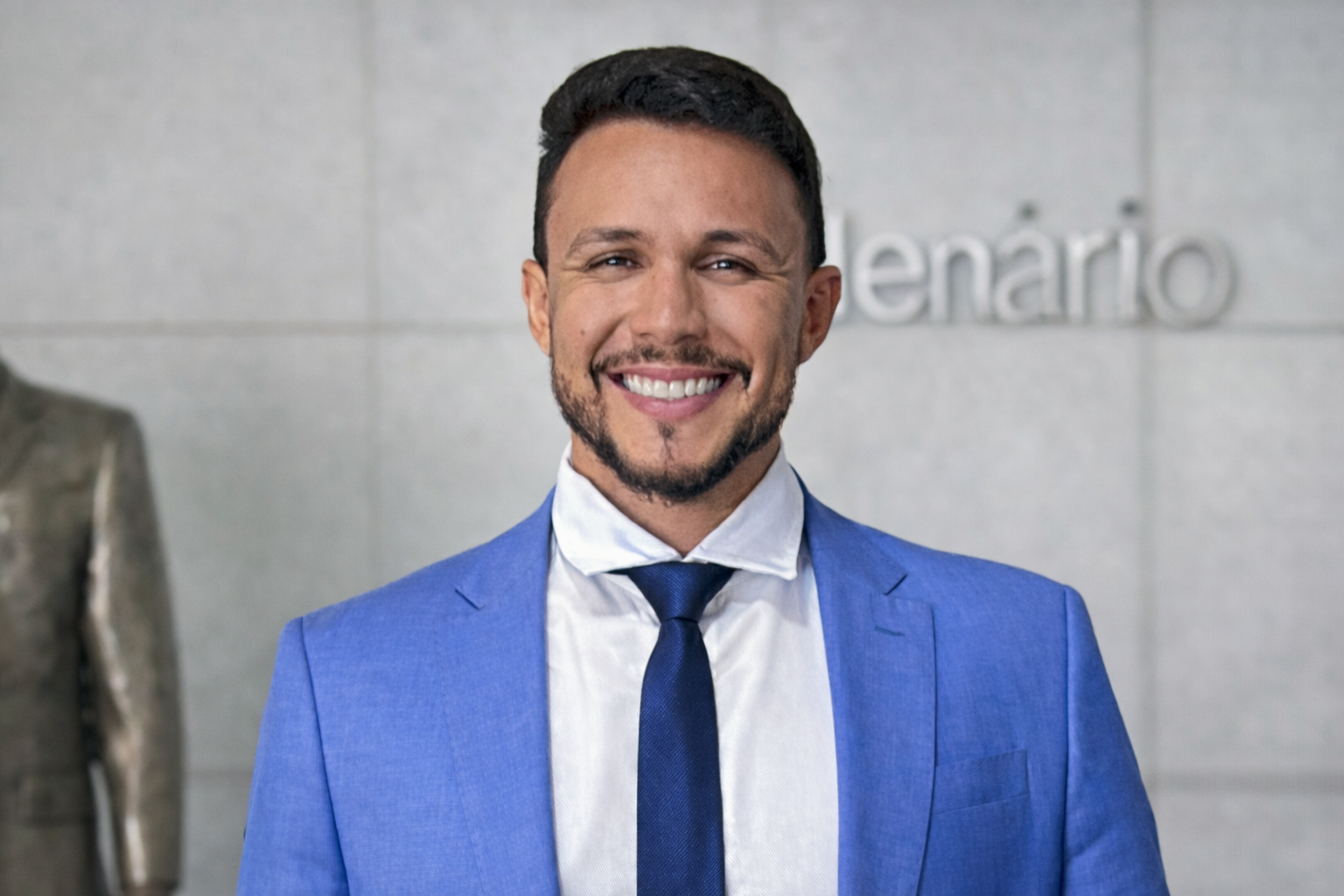 Prefeito de Canindé matricula filho na rede pública e destaca confiança no ensino municipal