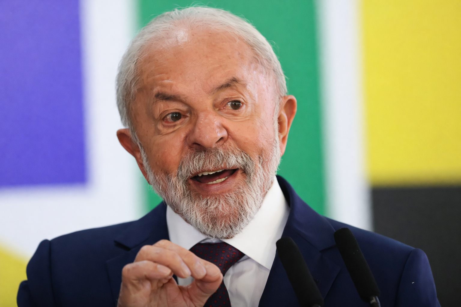 Lula anuncia isenção de visto para cidadãos chineses que viajarem ao Brasil