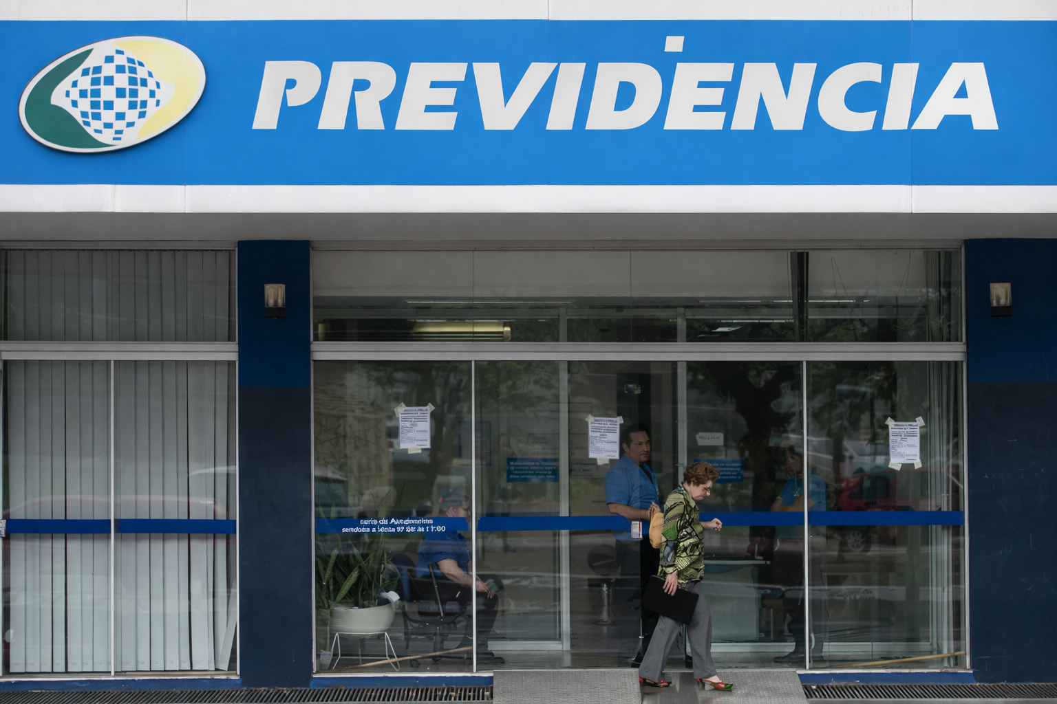 Agências do INSS abrem para atendimento extra neste sábado e domingo