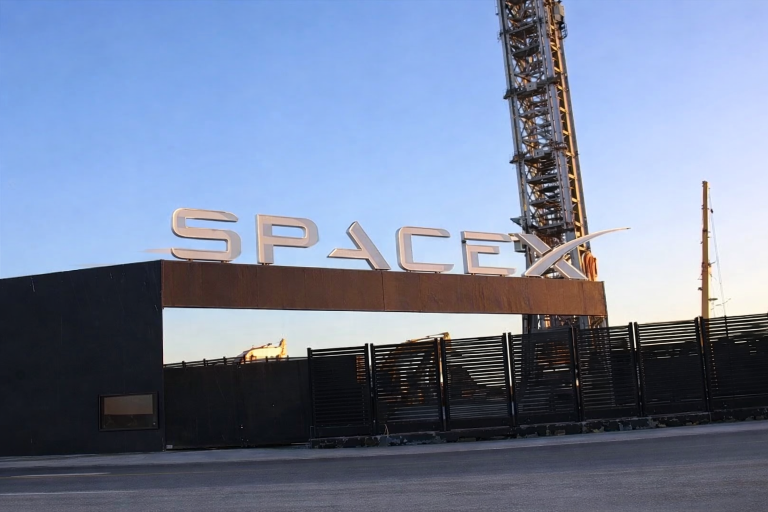 Elon Musk promove fusão entre SpaceX e xAI em operação avaliada em US$ 1,25 trilhão