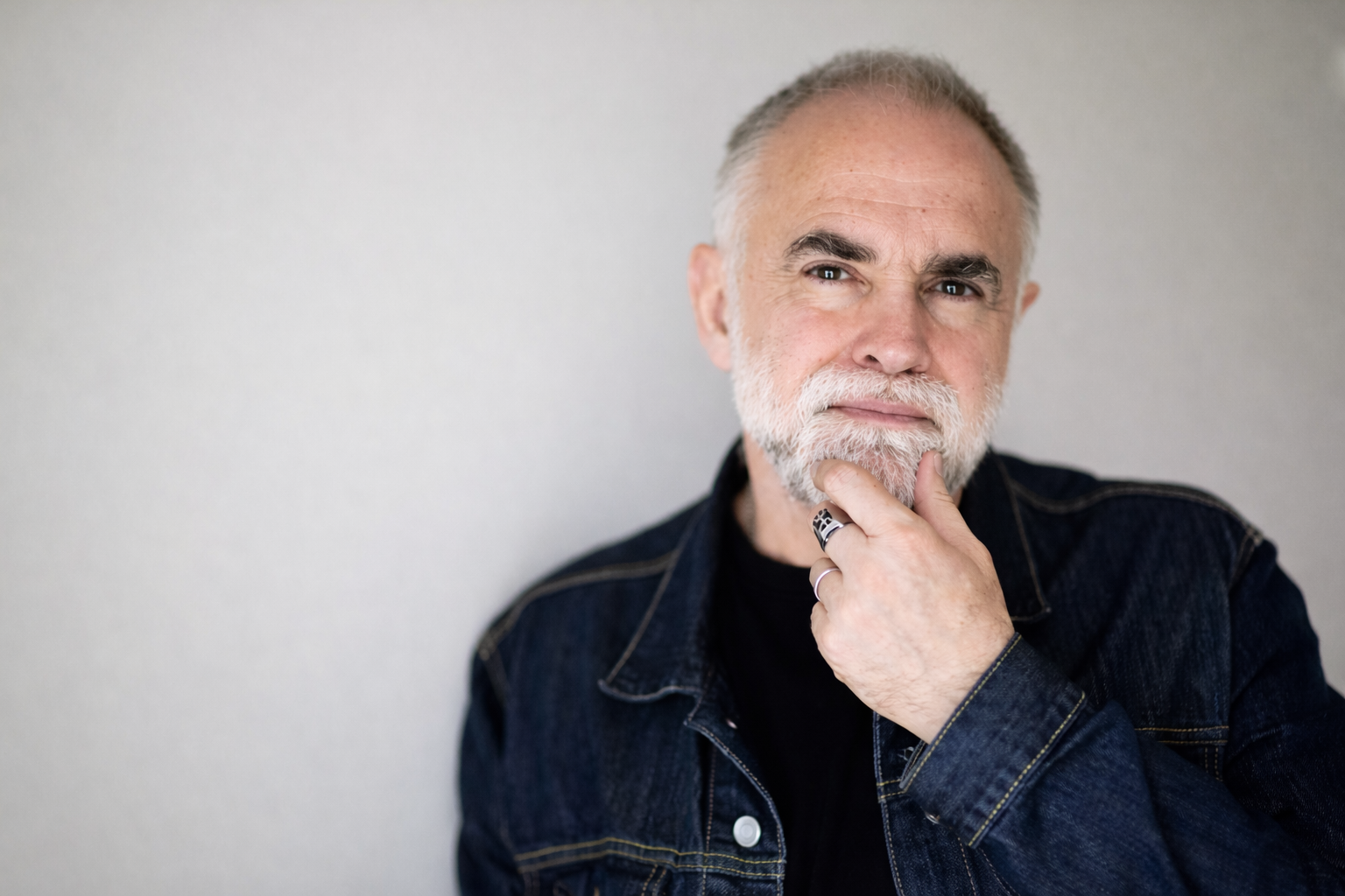 Novo filme do cearense Karim Aïnouz divide crítica estrangeira no Festival de Berlim