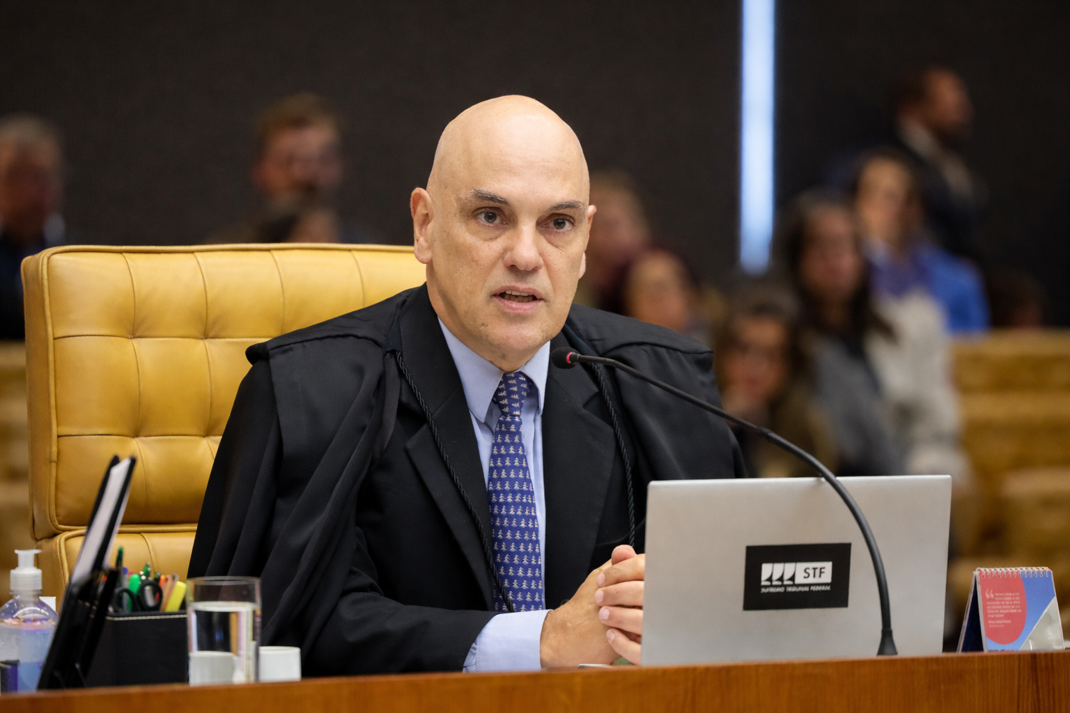 Operação da PF sobre vazamento de dados gera desconfiança no STF e críticas a Moraes