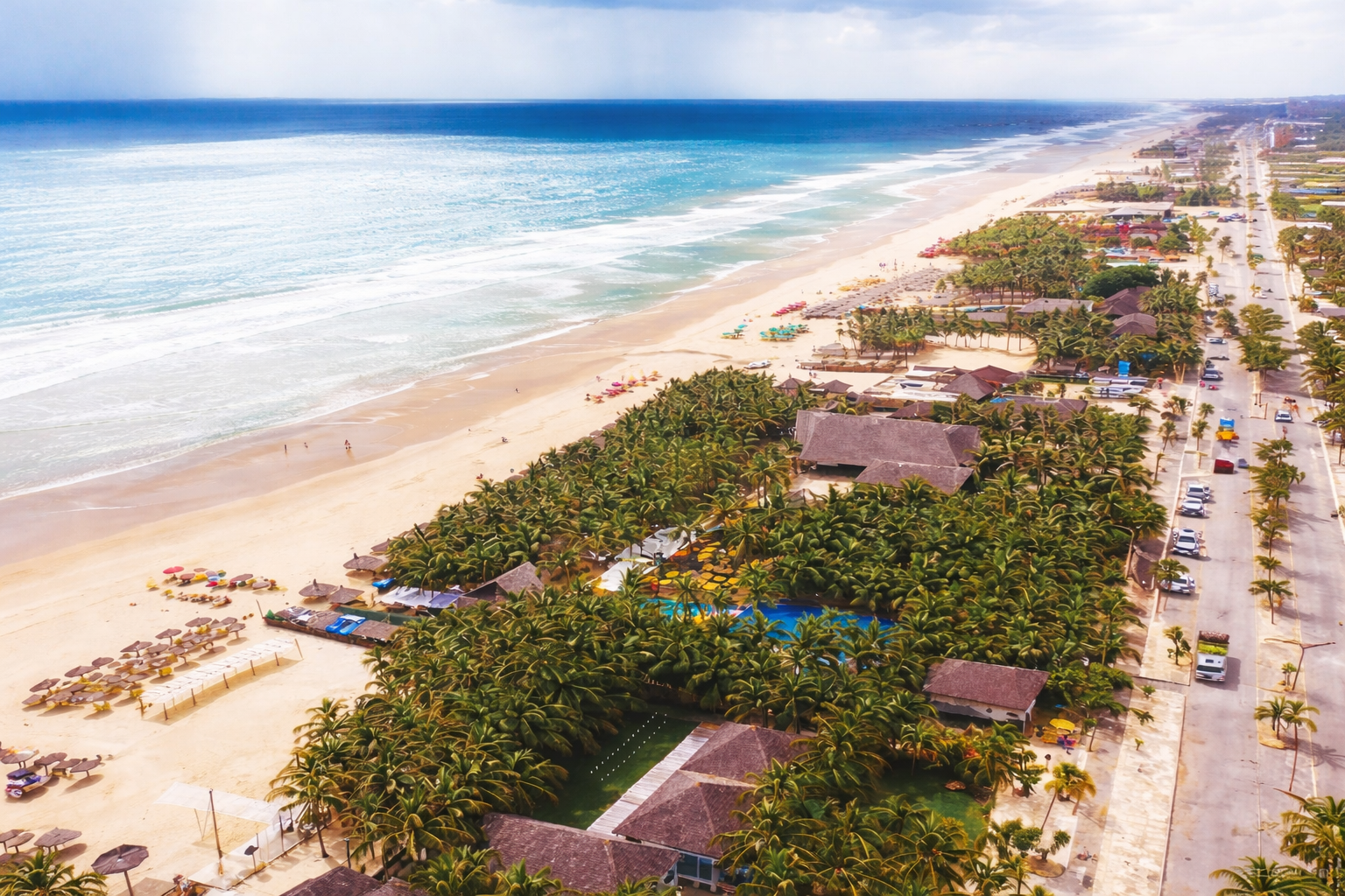 Elmano busca acordo com governo federal para garantir permanência das barracas da Praia do Futuro