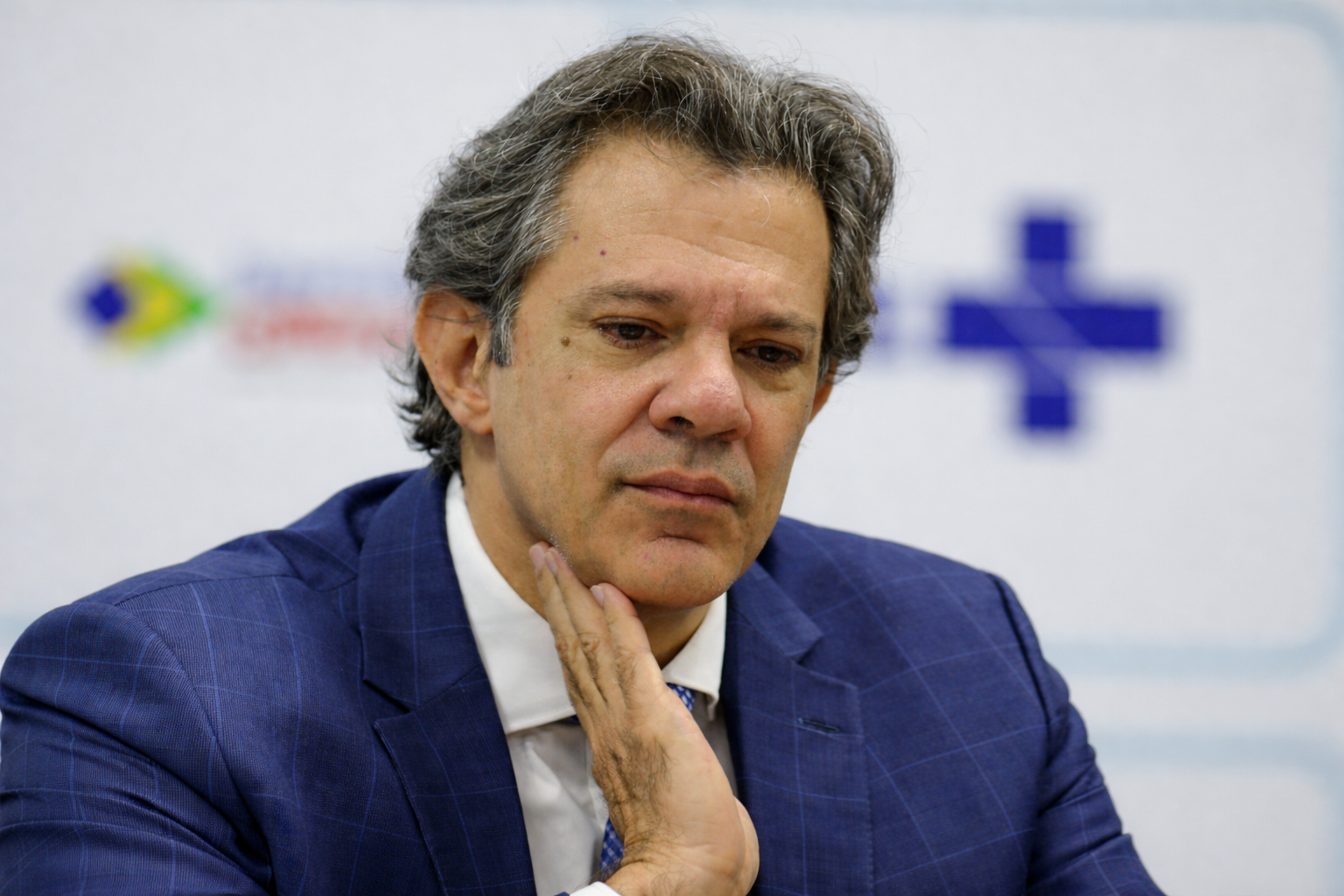 Governo recua e derruba aumento de imposto de importação para smartphones e eletrônicos