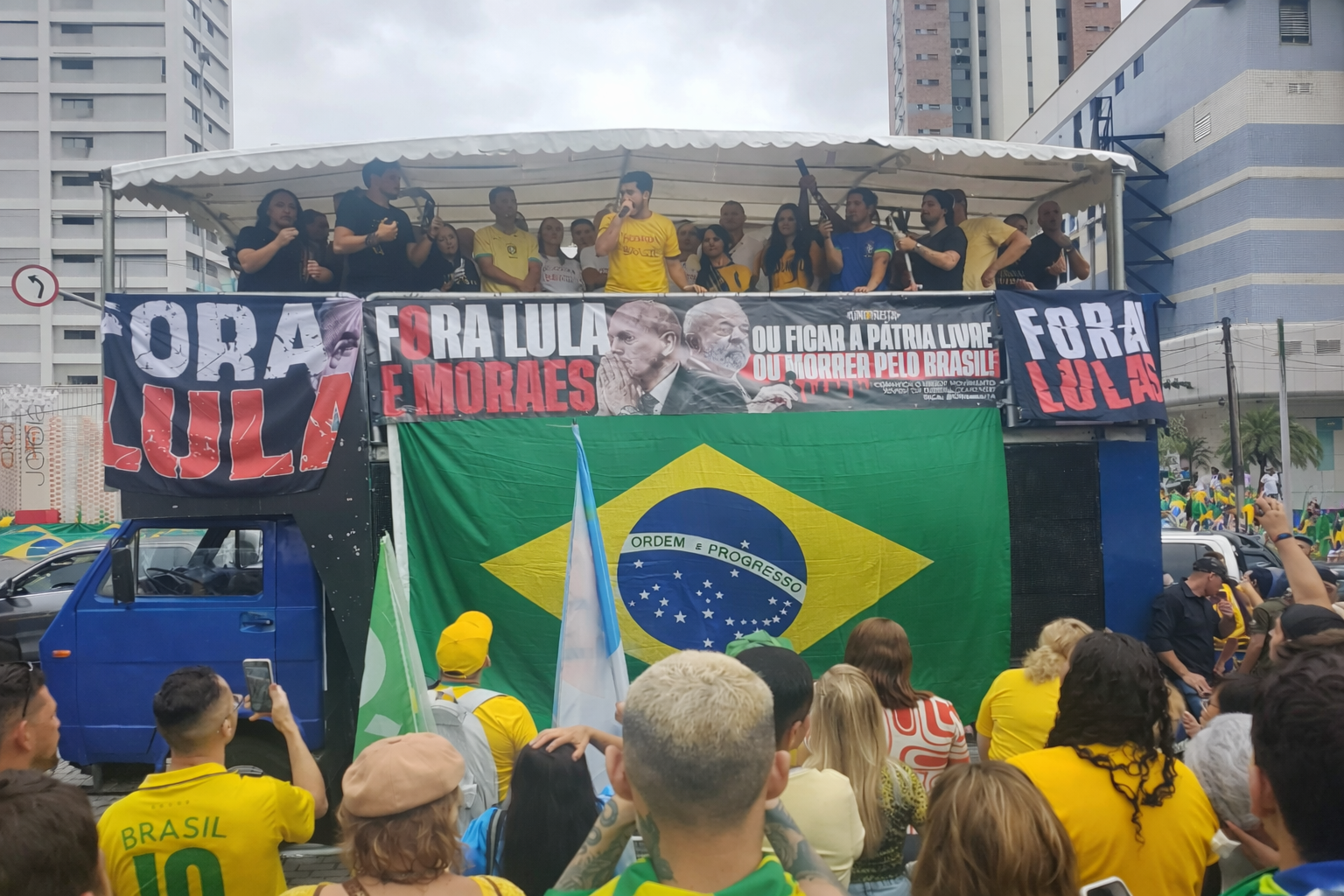 Direita do Ceará reúne manifestantes em Fortaleza em ato contra Lula, Moraes e Toffoli