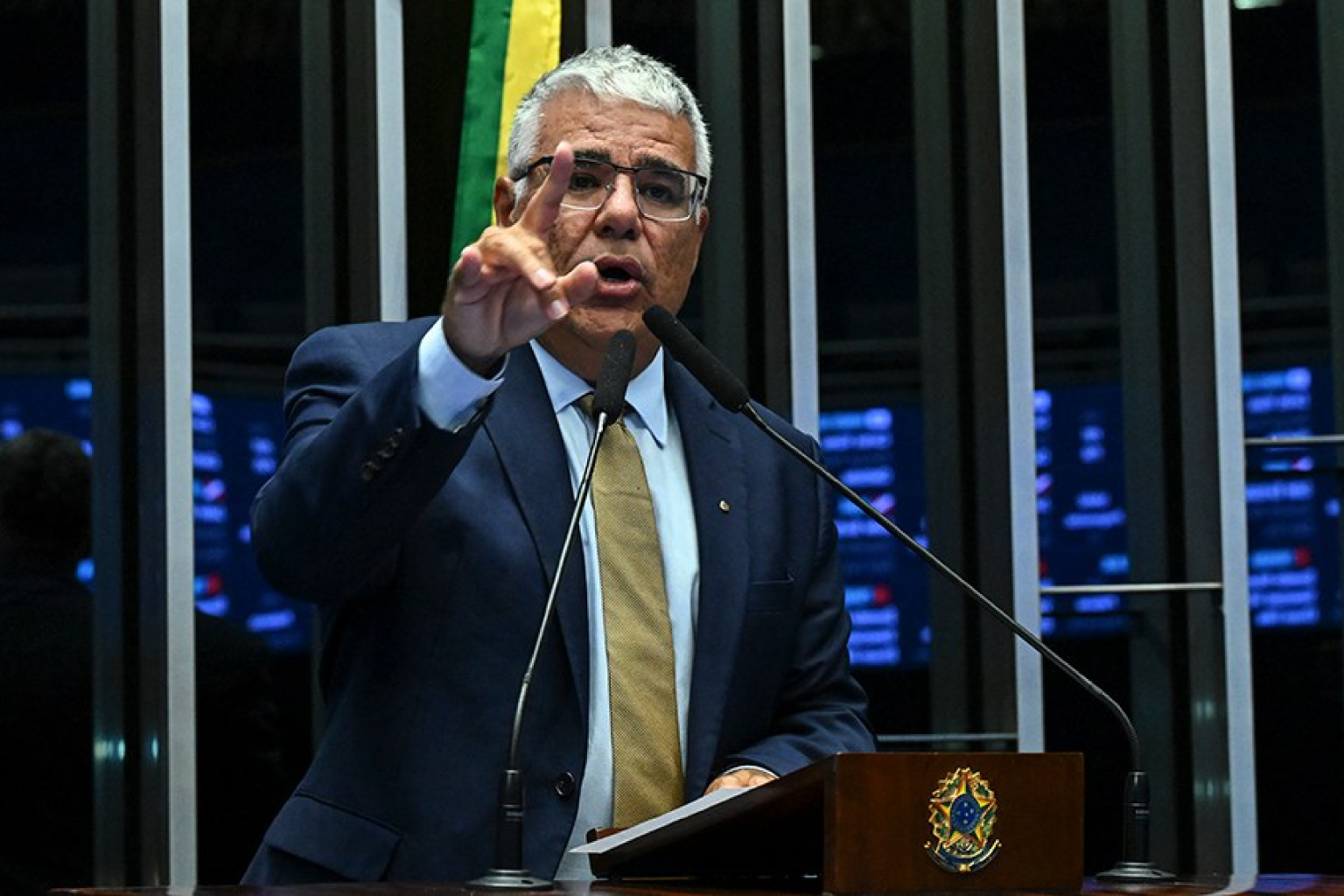 Senador Girão pede CPMI para apurar escândalo do Banco Master