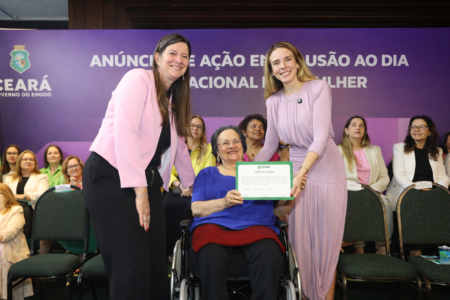 Governo do Ceará lança ferramenta SOS Mulher e pacto contra o feminicídio