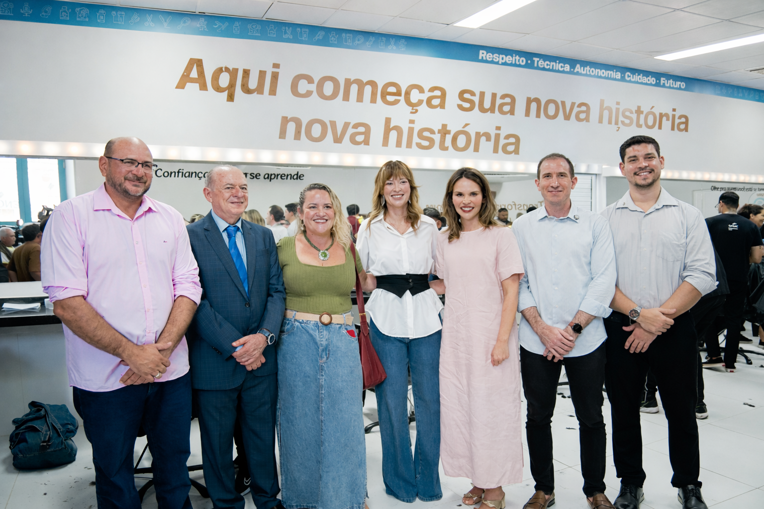Fortaleza inaugura Espaço Cuidado com higiene e orientação profissional para população de rua