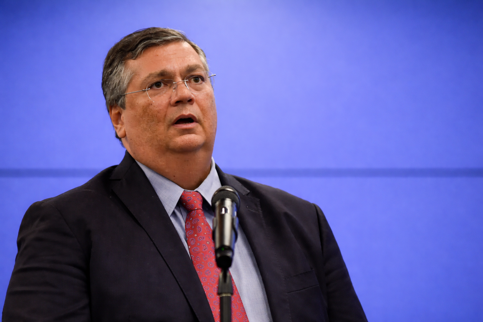 Flávio Dino acaba com aposentadoria compulsória como punição a juízes