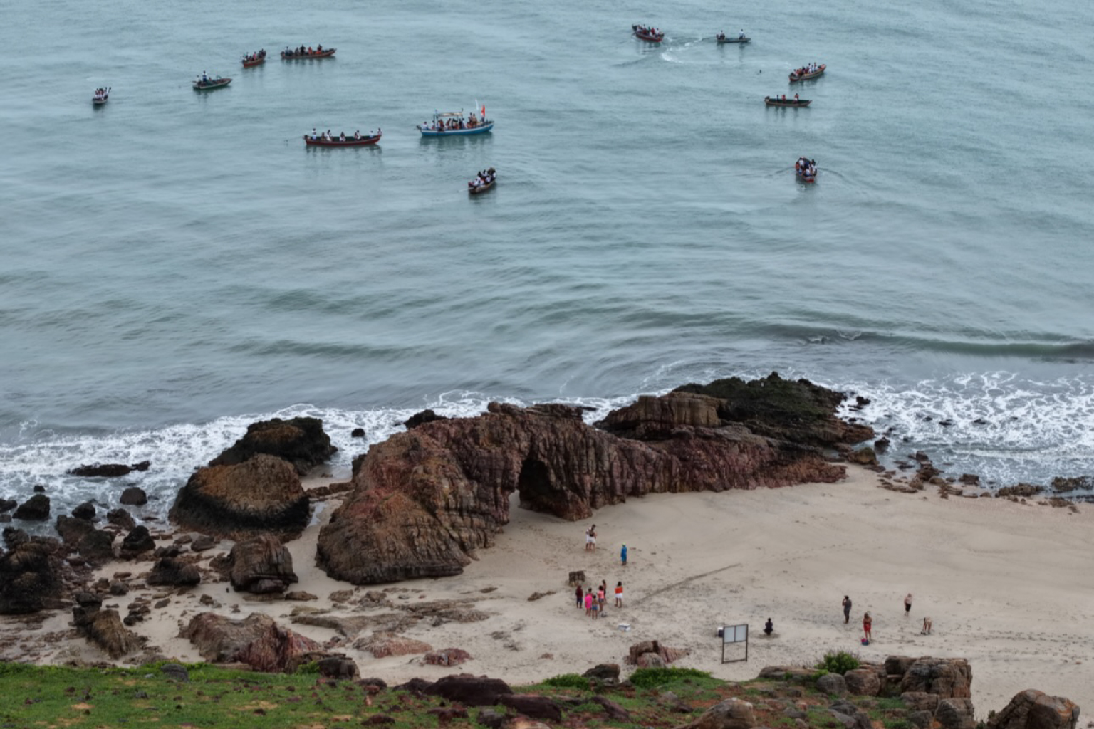 Procissão Marítima de São José reúne comunidade e pescadores na Vila de Jericoacoara