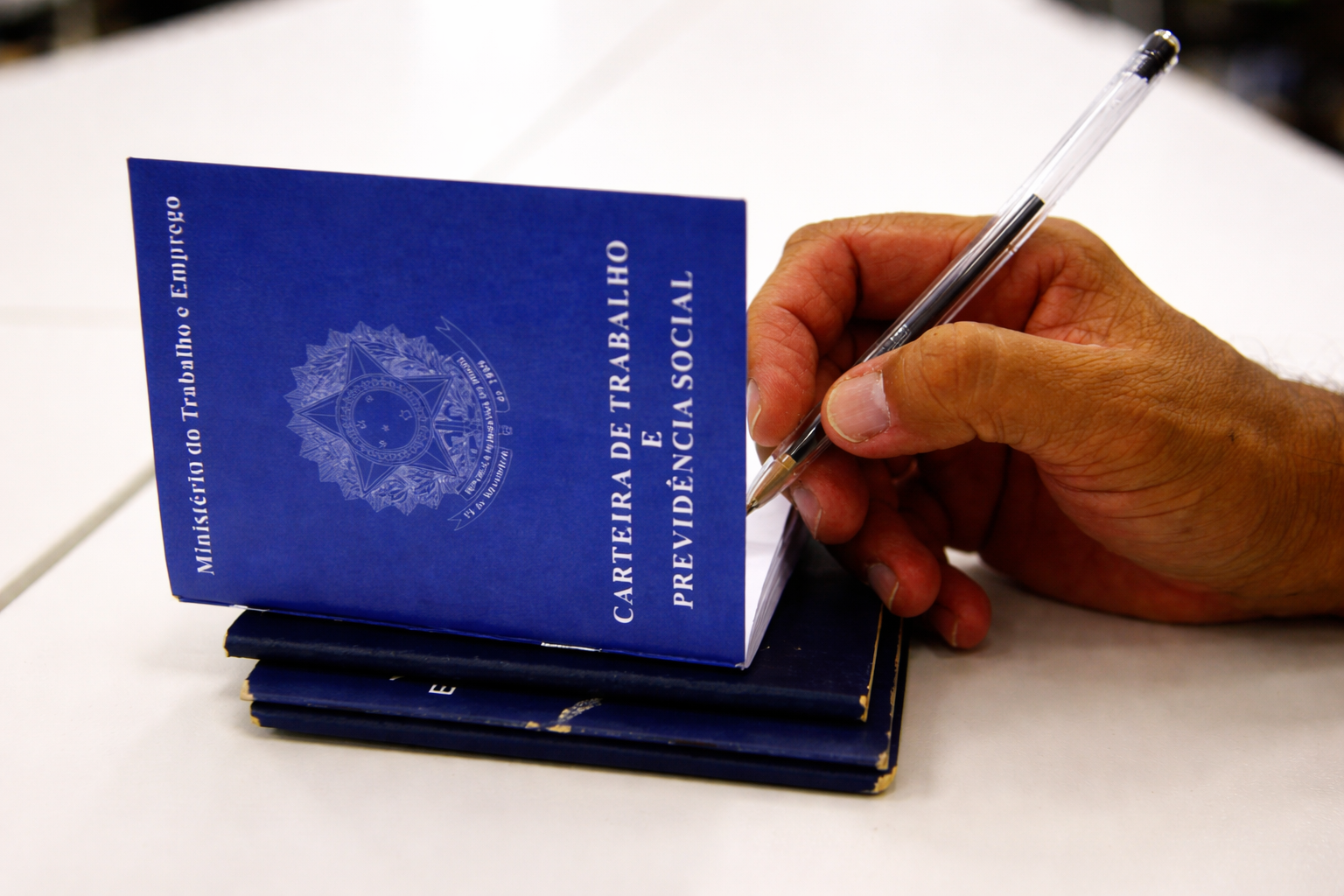 Brasil atinge recorde histórico com 66,8% dos trabalhadores contribuindo para a Previdência