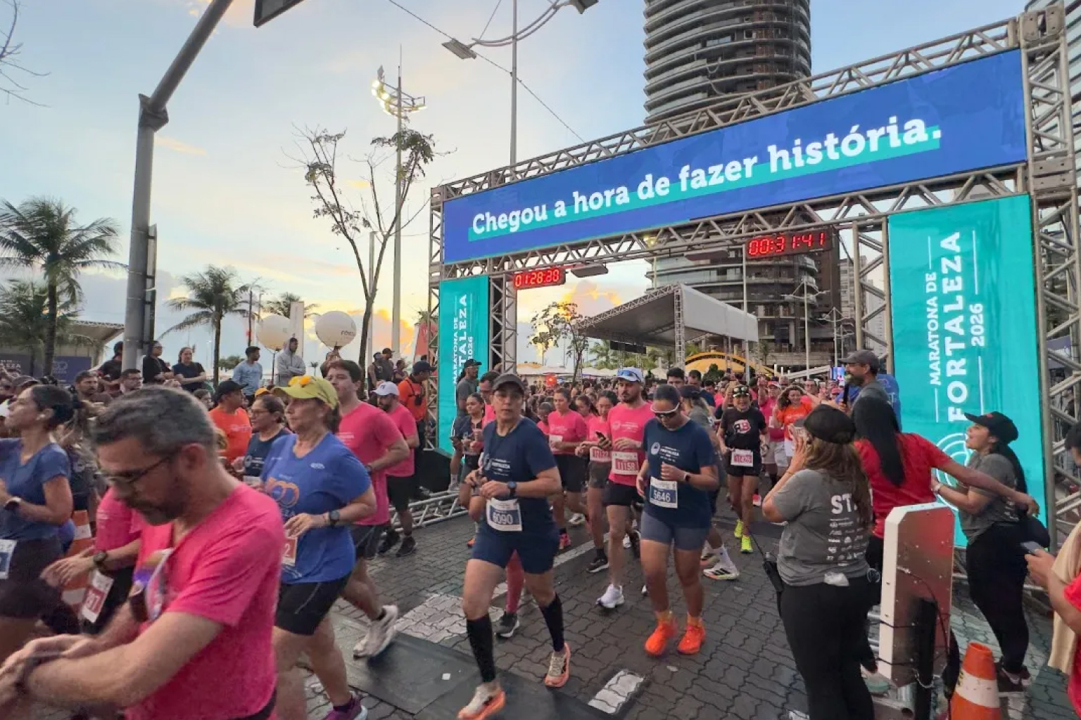Cearenses vencem a 1ª Maratona de Fortaleza nas comemorações dos 300 anos da cidade