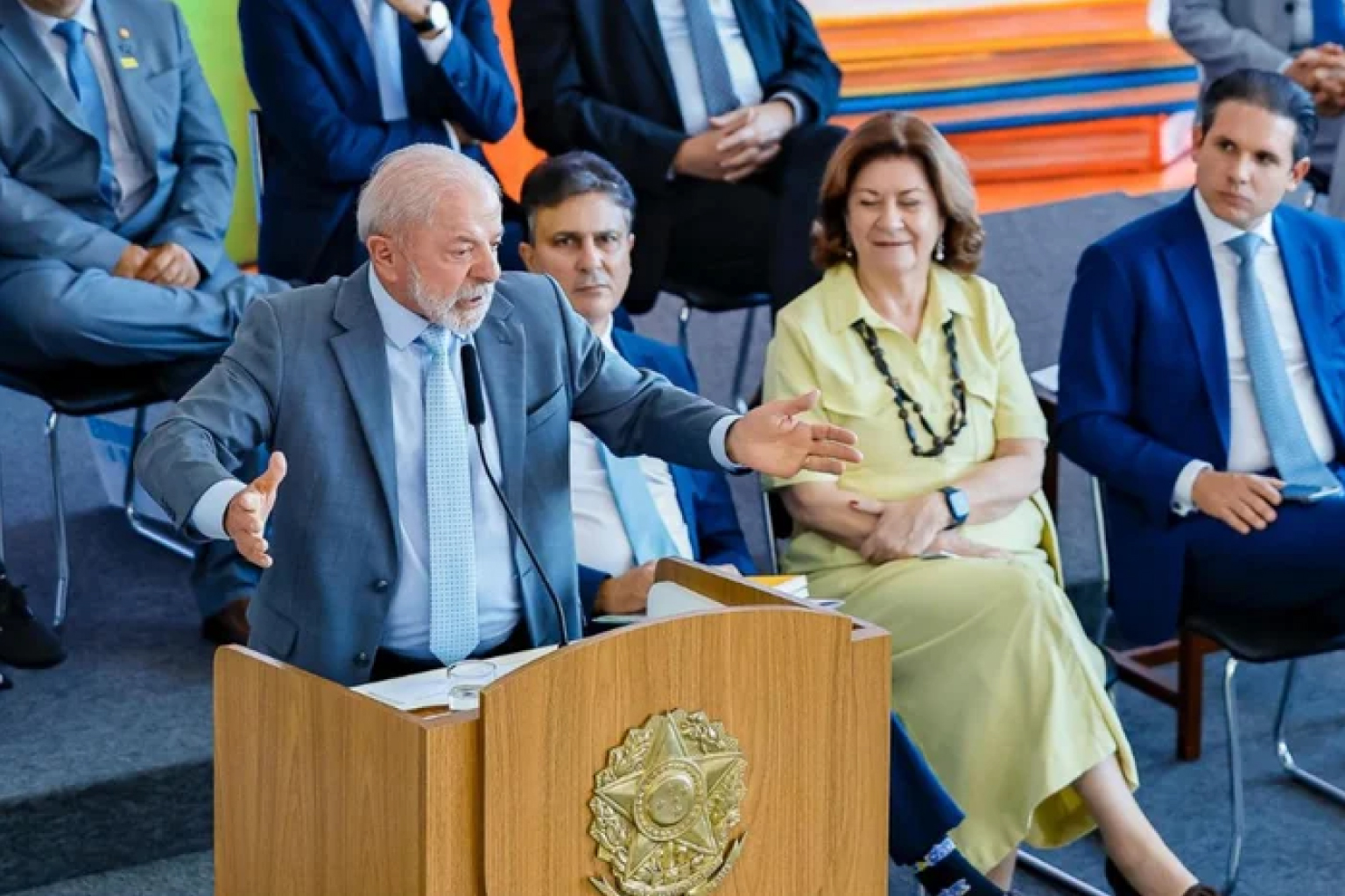 Lula sanciona novo Plano Nacional de Educação com meta de 10% do PIB até 2036