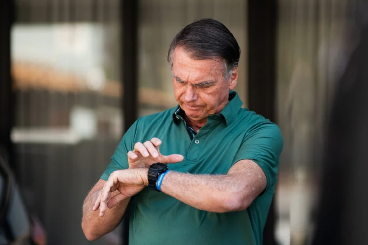 Bolsonaro tem boa evolução após cirurgia no ombro e tem alta prevista para segunda-feira