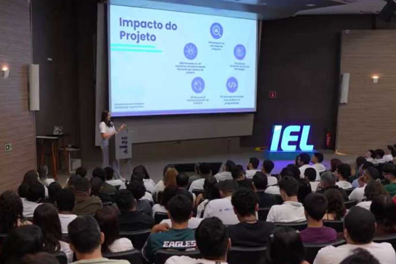 Geração Tech 3.0 forma quase 2 mil profissionais em tecnologia e IA em cerimônia em Fortaleza