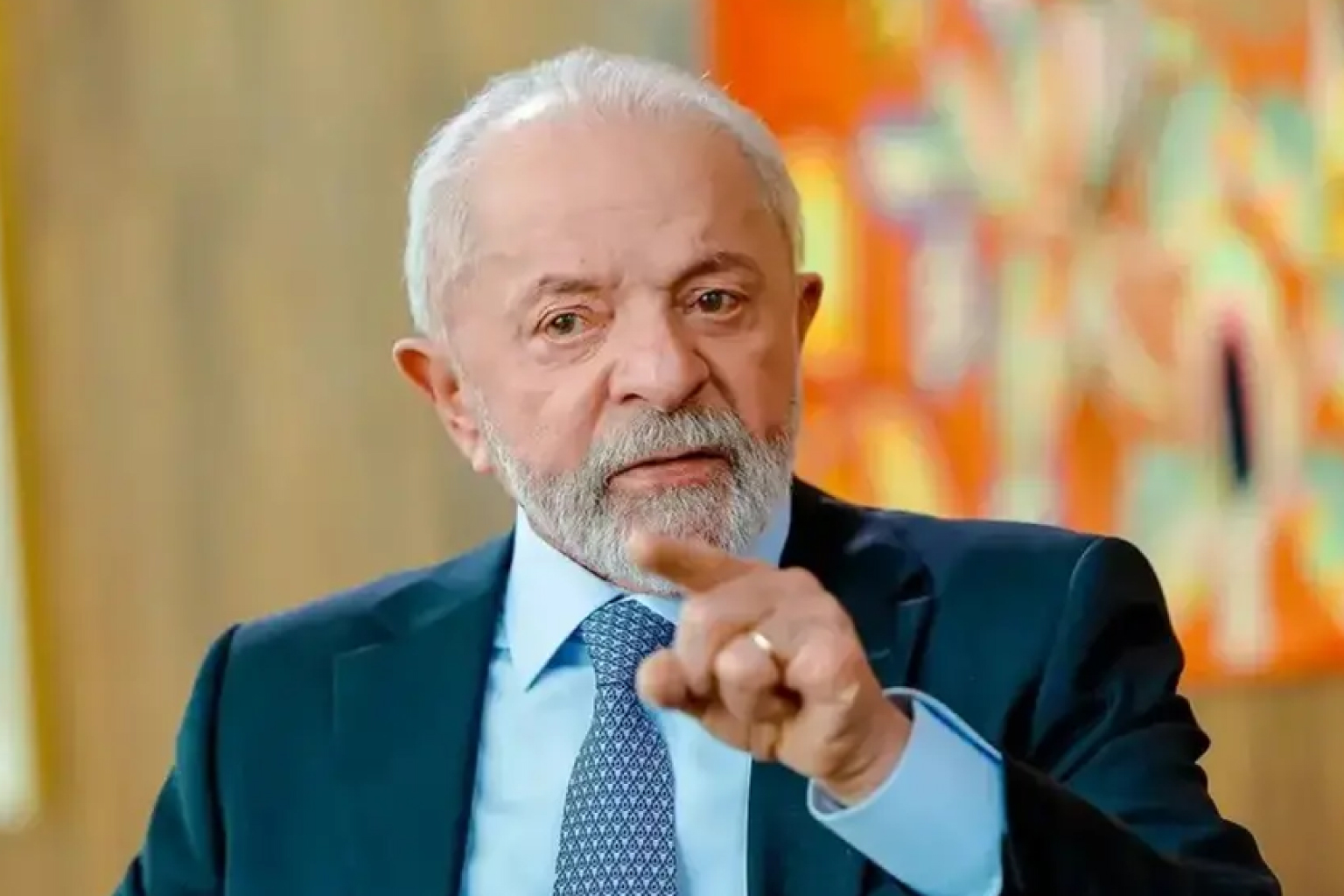 Lula assina MP e zera imposto sobre compras internacionais de até US$ 50 a partir de hoje