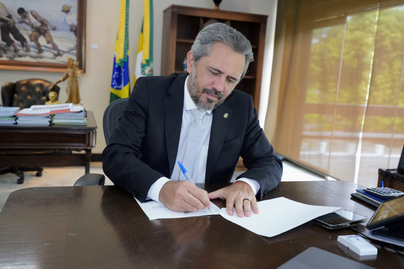 Elmano anuncia pagamento da 5ª parcela dos precatórios do Fundef a 11 mil professores sem vínculo
