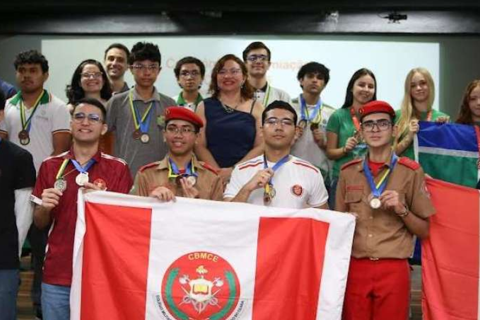 Colégio dos Bombeiros conquista cinco medalhas na Olimpíada Brasileira de Física 2025