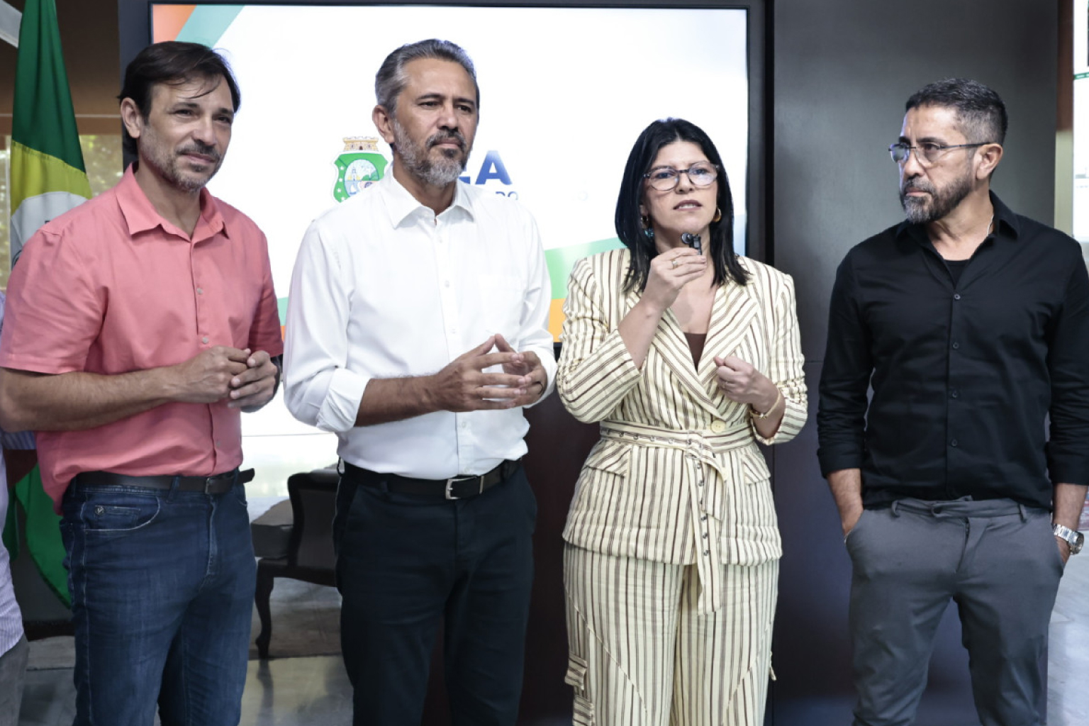 Ceará anuncia promoção sem titulação para 7.356 professores da rede estadual com R$ 53 milhões investidos