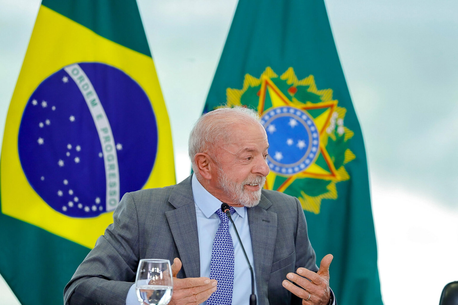 Quaest: Lula abre seis pontos sobre Flávio Bolsonaro no 2º turno com 44% a 38%