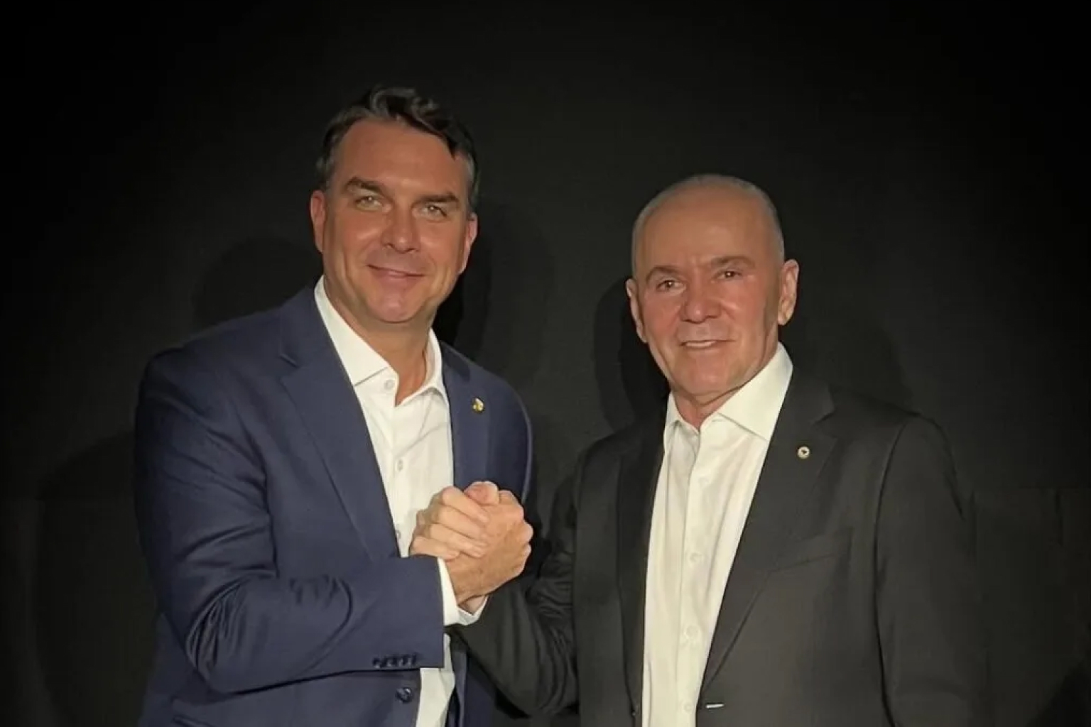 Flávio Bolsonaro confirma agenda no Ceará em 10 de julho para lançar Alcides Fernandes ao Senado