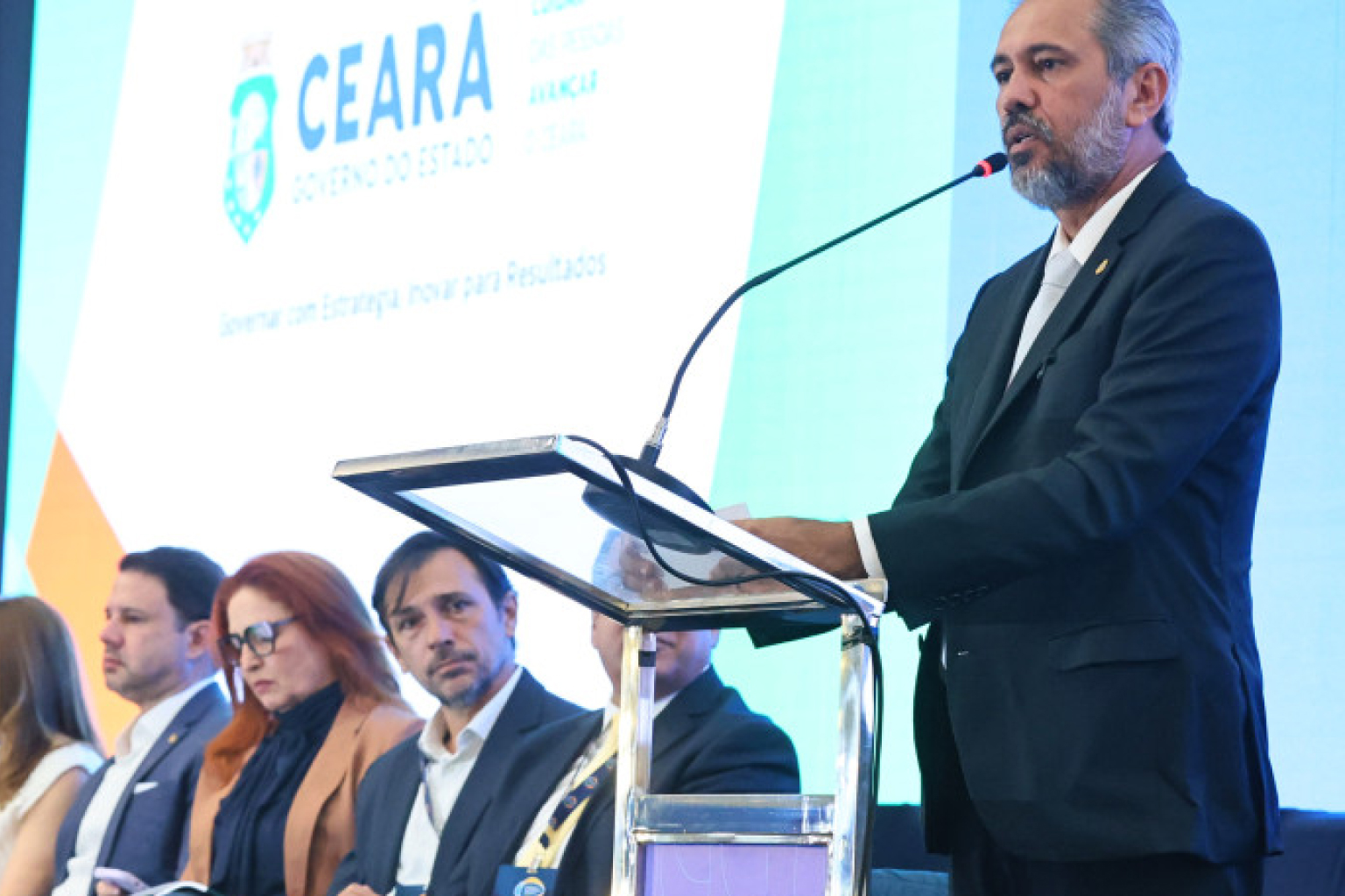 Elmano destaca no Seminário de Gestores Públicos 2026 investimento recorde de R$ 4,8 bi e queda histórica na violência