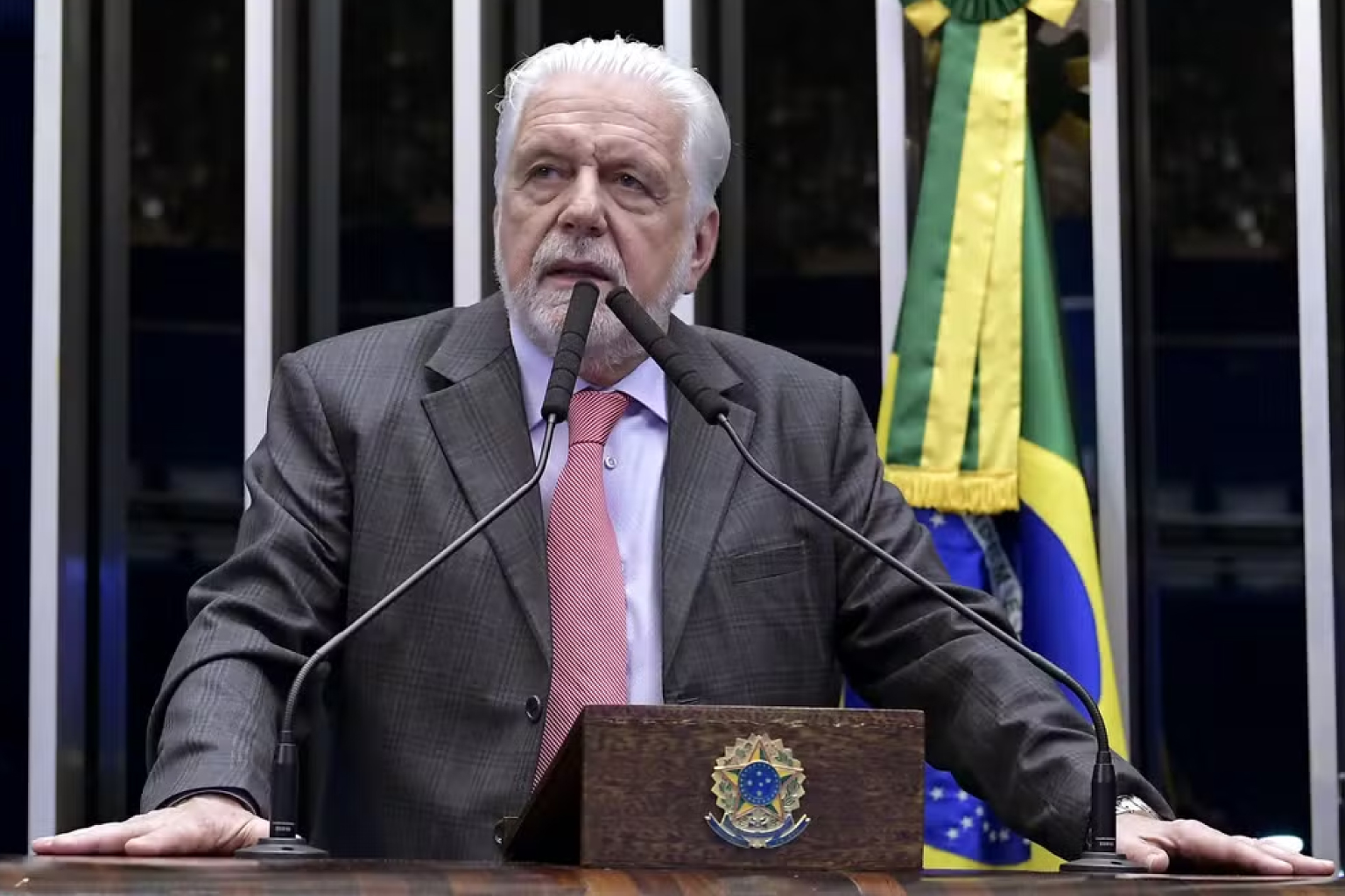 PF investiga se Jaques Wagner recebeu R$ 3,5 mi e apartamento de luxo em Salvador no Caso Master
