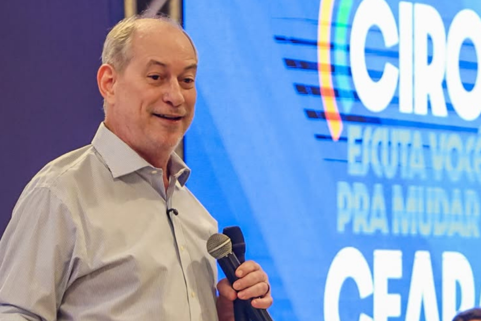 Ciro afirma que divergências nacionais com o PL são insuperáveis e descarta apoio a Flávio Bolsonaro