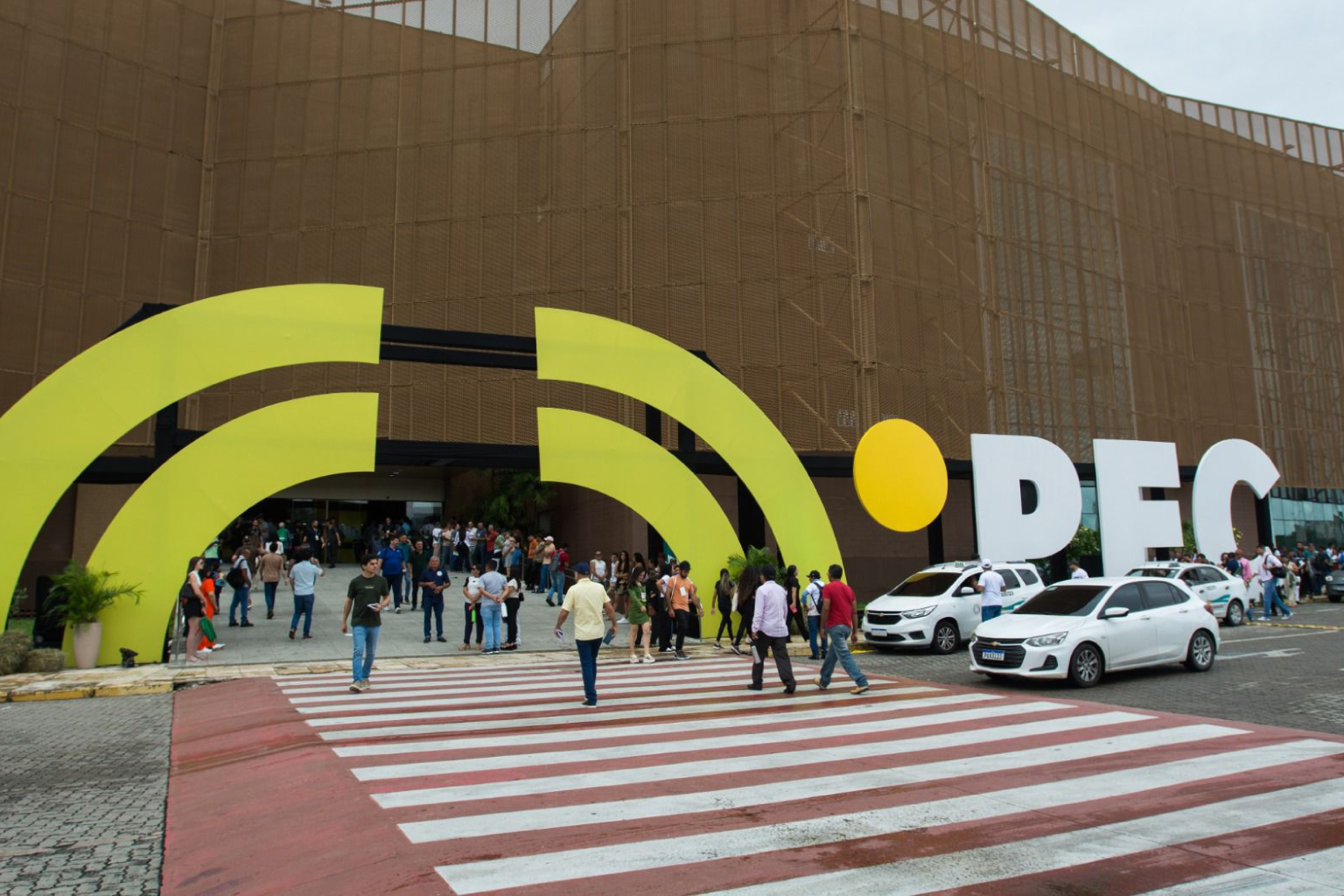 Com novo nome PEC Brasil, maior feira indoor do agro do país começa hoje no Centro de Eventos do Ceará