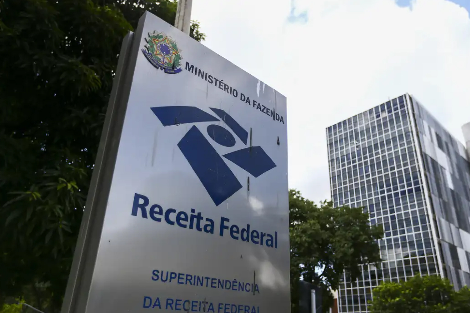 Receita paga hoje maior lote de restituição do IR da história com R$ 16 bilhões a 9,5 milhões de contribuintes