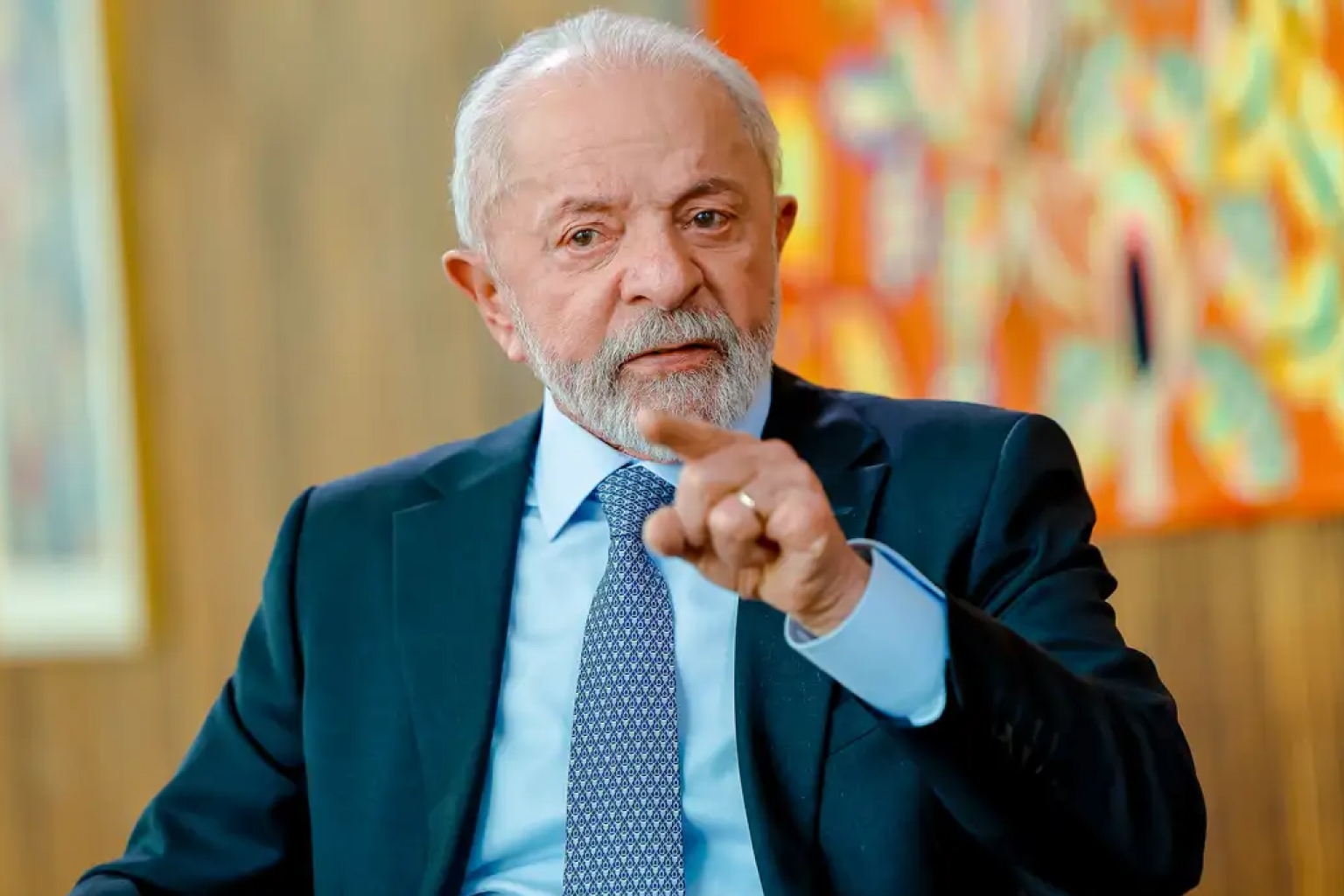 Lula é desaprovado por 52,3% e aprovado por 45,9%, aponta pesquisa Atlas/Bloomberg