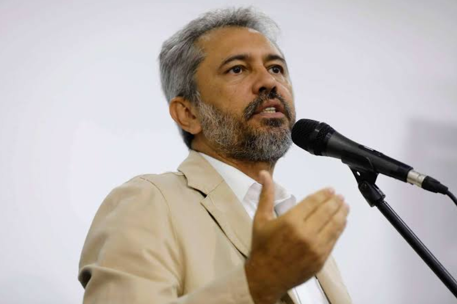 PT deve realizar convenção e oficializar Elmano como candidato à reeleição em 1° ou 2 de agosto