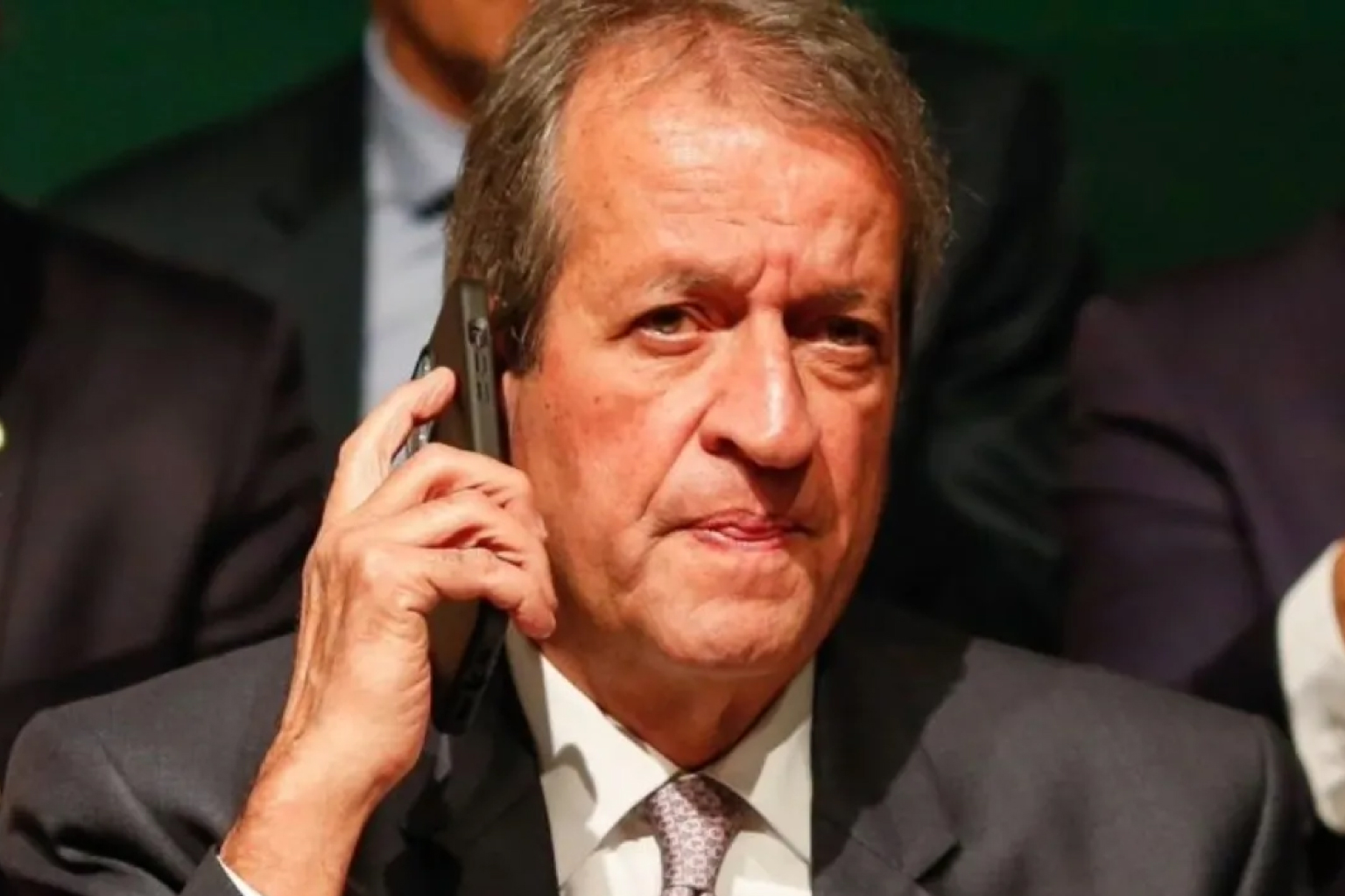 Valdemar diz que não pode sair brigando dentro de casa e pede 20 dias para resolver crise entre Michelle e Flávio