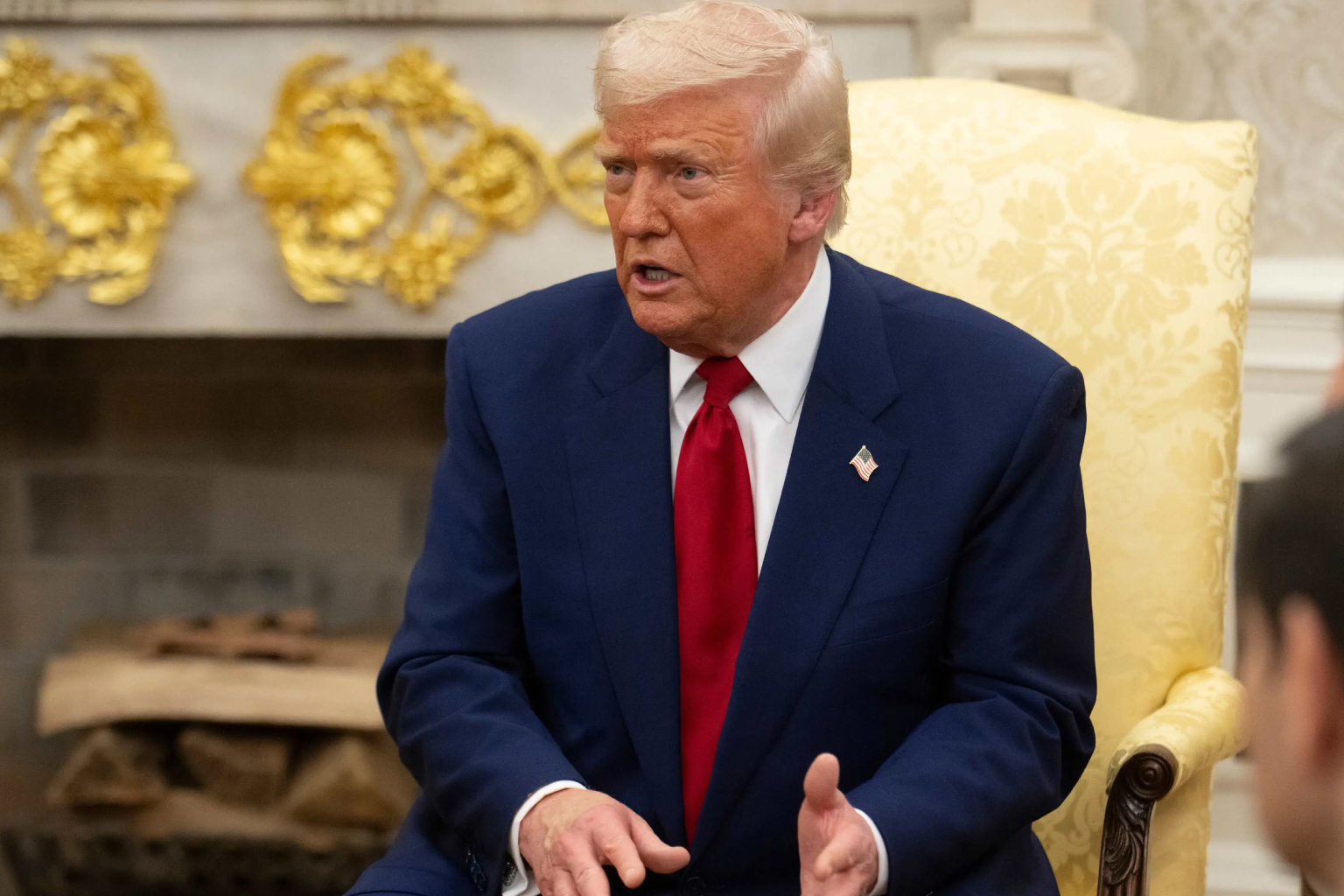 Trump anuncia controle dos EUA sobre o Estreito de Ormuz e taxa de 20% sobre cargas transportadas