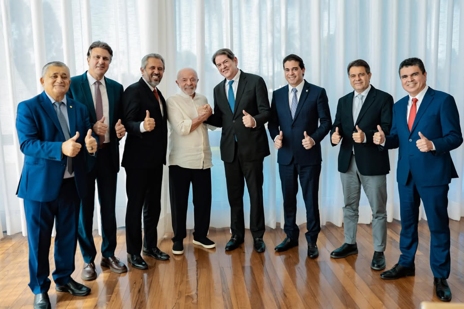 Após encontro com Lula, Elmano anuncia Cid Gomes ao Senado com Júnior Mano como 1° suplente