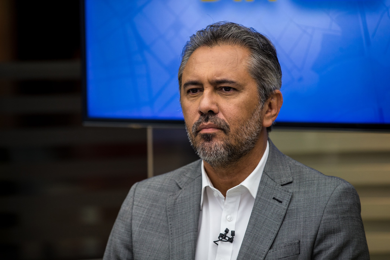 Elmano diz que governo não vai parar por causa da eleição e ainda ouvirá outros nomes para o Senado
