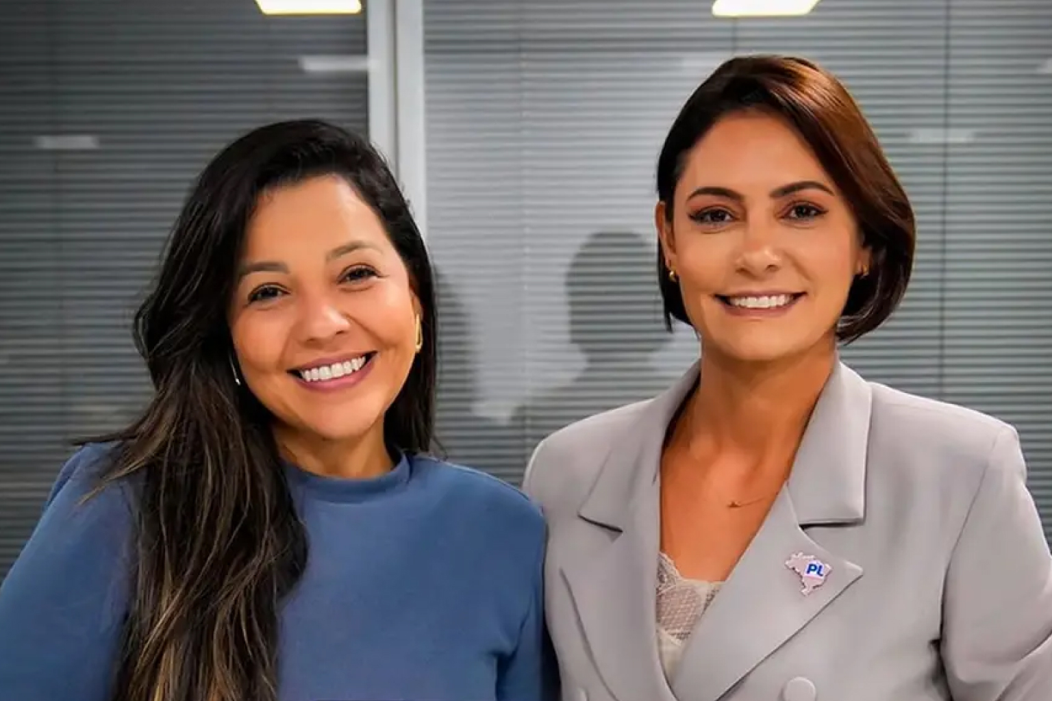 Priscila Costa, pivô da crise entre Flávio e Michelle, ganha força para ser vice na chapa presidencial do PL