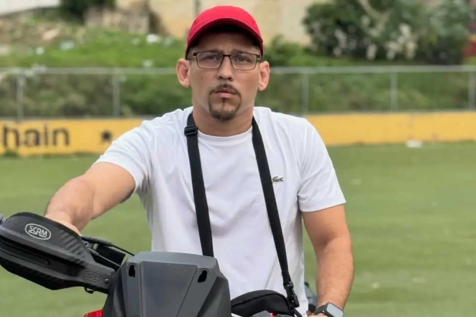 MC Orelha é preso ao desembarcar no Aeroporto de Jericoacoara por suspeita de promover crime organizado