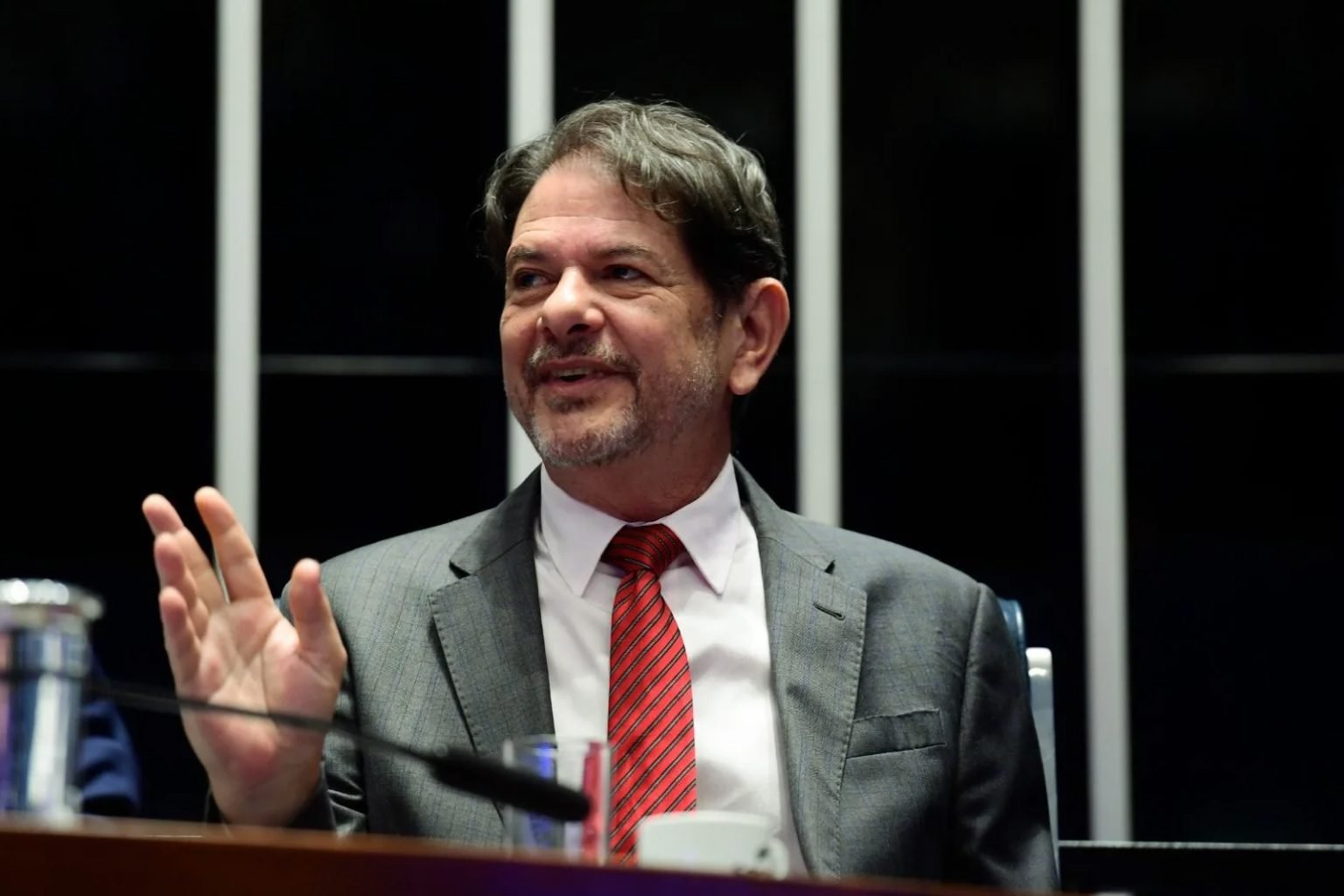 Cid Gomes lidera corrida ao Senado no Ceará, aponta RealTime Big Data