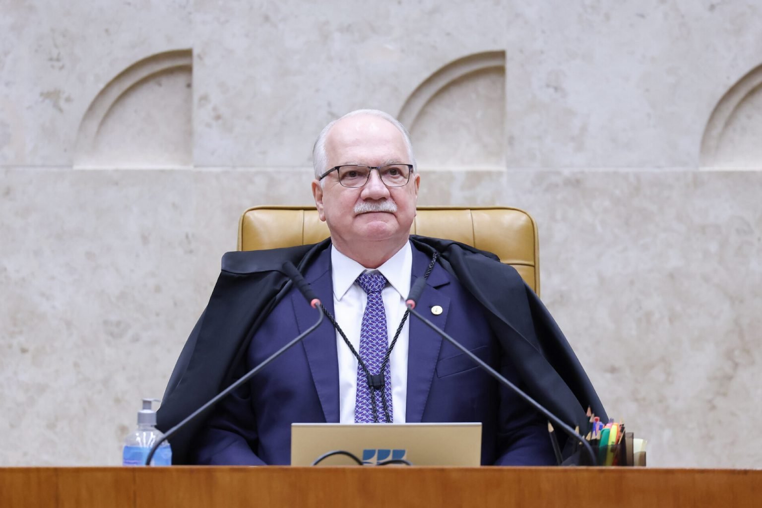 Fachin suspende decisão de Mendonça que afastou diretor-geral da PF