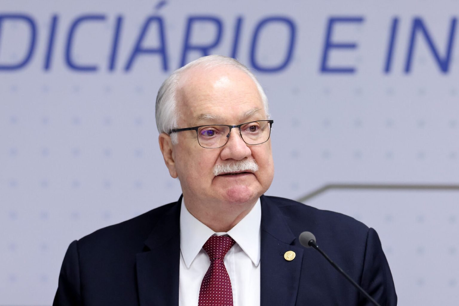 Fachin determina retirada de sigilo das investigações do caso Master