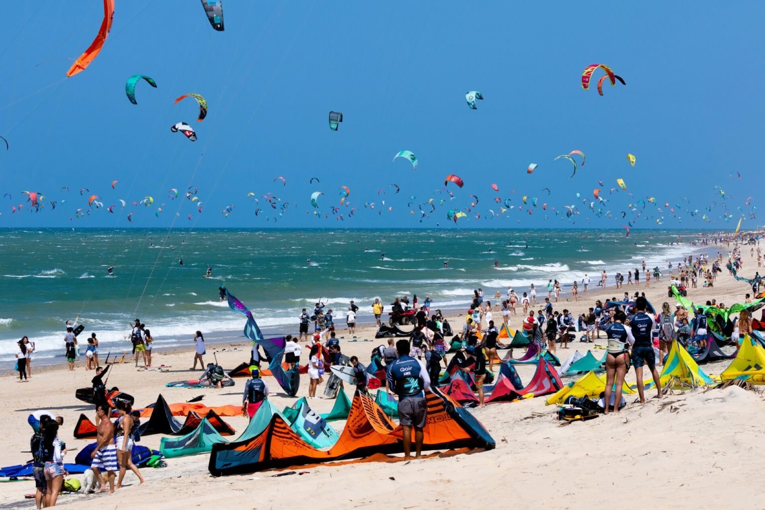 Kitesurf impulsiona turismo e mercado imobiliário no litoral do Ceará