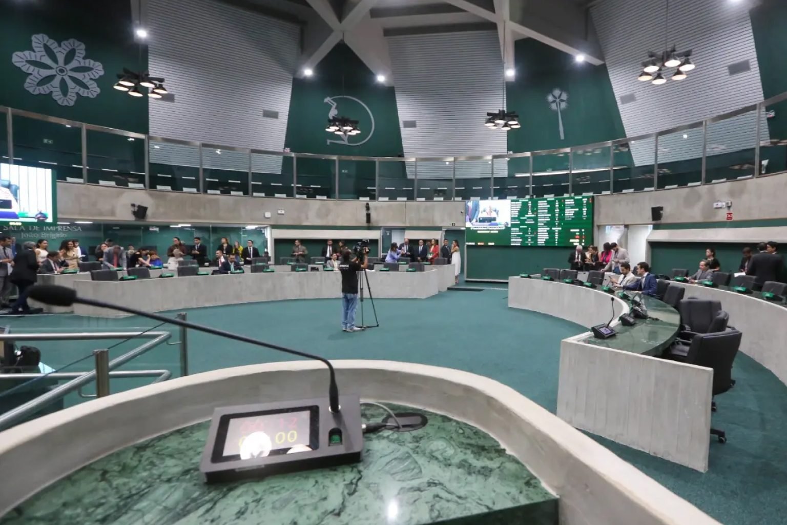 Alece suspende sessões até o fim do 1º turno das eleições