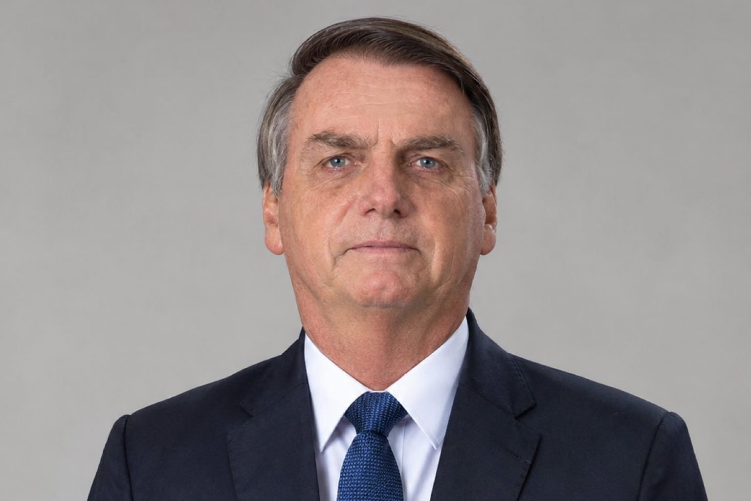 Defesa de Bolsonaro pede ao STF suspensão da prisão