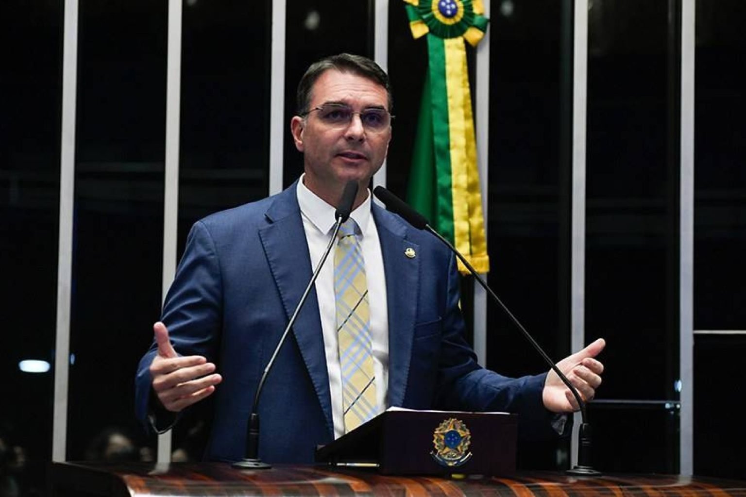 Flávio Bolsonaro usou jato de Vorcaro, o mesmo usado por Moraes