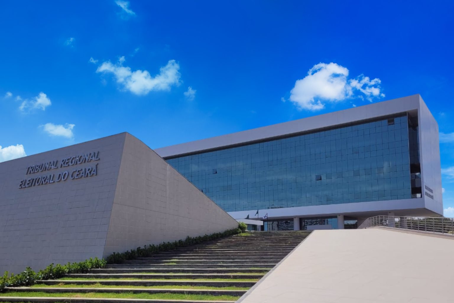 TRE-CE sorteia 35 urnas que serão auditadas no 1º turno