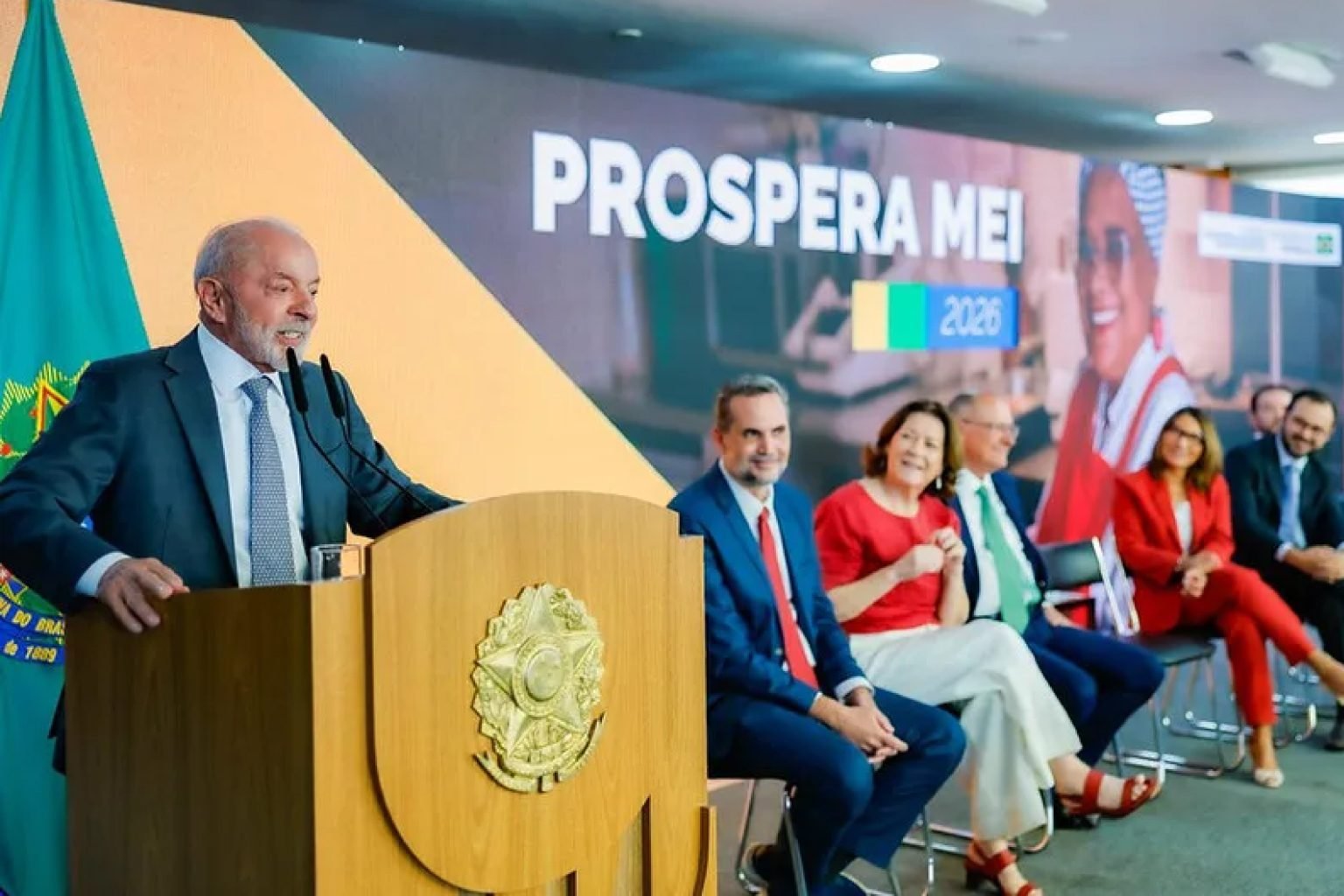 Governo anuncia perdão de dívidas de microempreendedores e eleva teto
