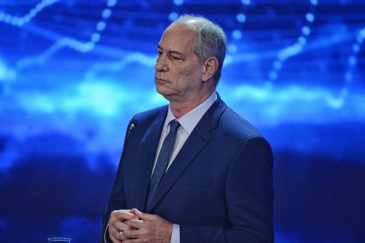 Ciro aciona TRE-CE para cassar chapa de Elmano e pedir nova eleição