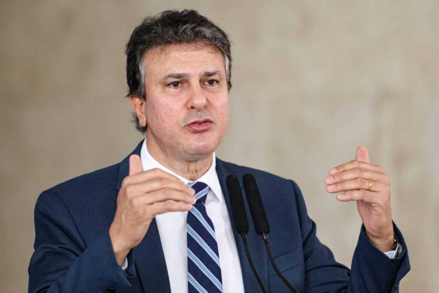 Camilo denuncia suposta interferência de big techs nas eleições