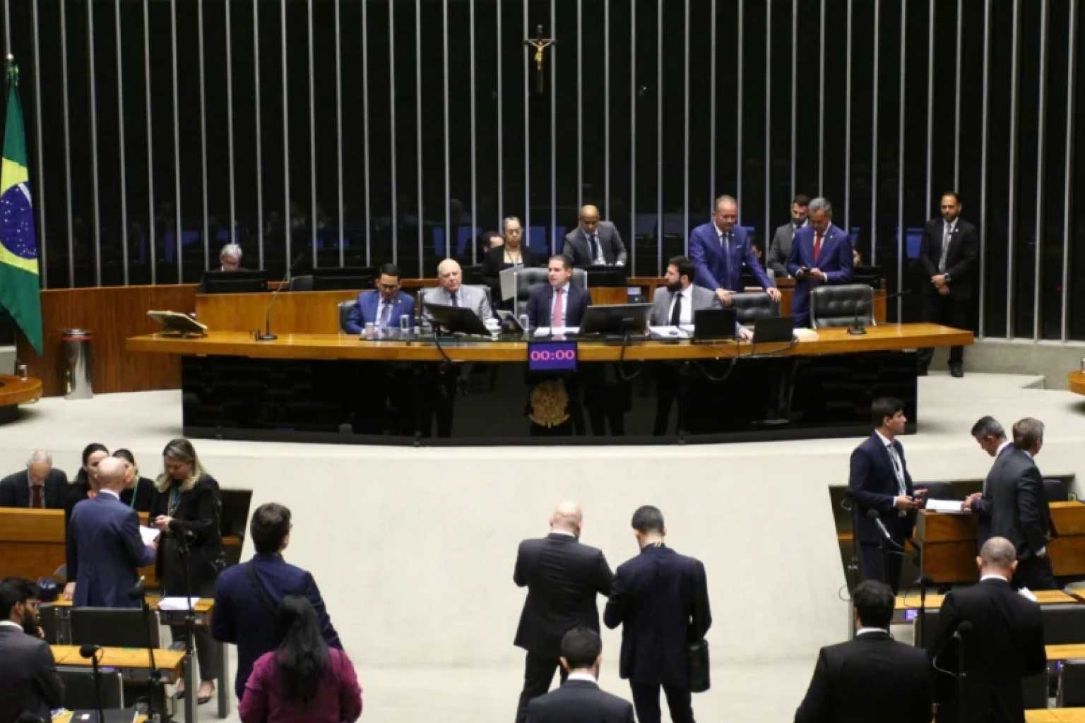 Câmara aprova novo teto do MEI, de até R$ 140 mil; texto vai ao Senado